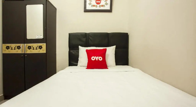 OYO 1631 Hotel Apple, Prenota Hotel Pematangsiantar Sumatra