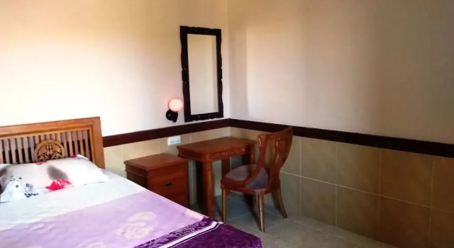 A Very Nice Cozy Family Home With 2 Floors, Fully Furnished.
