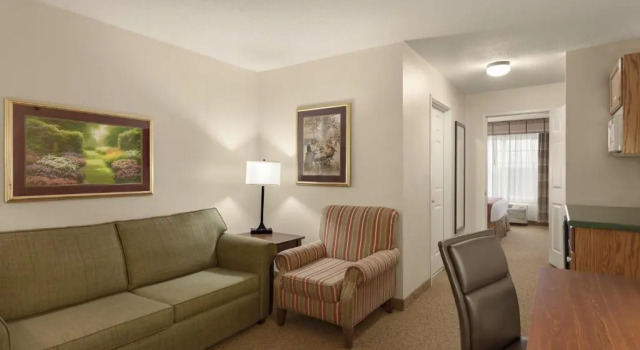 Двухместный люкс c 1 комнатой Country Inn & Suites by Radisson, Ames, IA