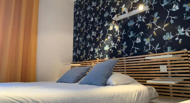 Трёхместный номер Standard Logis hôtel restaurant Auberge Du Cheval Blanc
