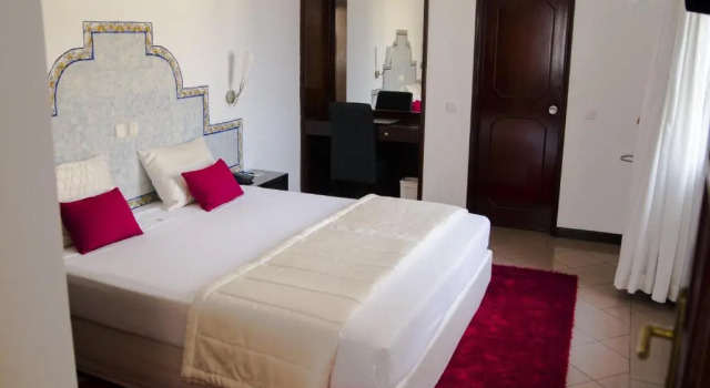 Полулюкс Hotel Continental Luanda