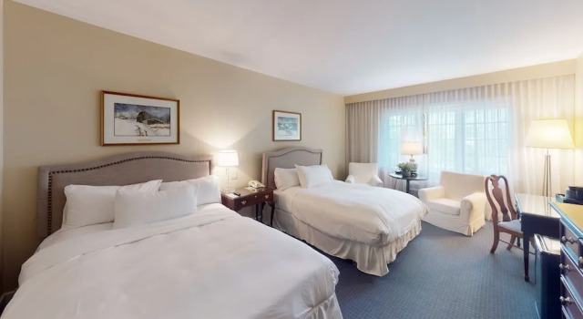 Четырёхместный номер Luxury Avon Old Farms Hotel