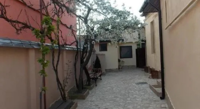 Arthouse Lucrezia, Забронировать Отель Недорогие отели Тимишоары, рядом с Timisoara City Hall, недорого