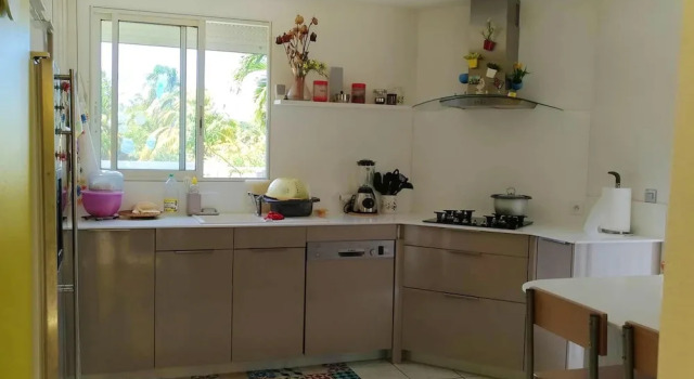 House with 2 Bedrooms in Sainte-Rose, with Enclosed Garden And Wifi - 300 M From the Beach