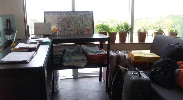 Jeju JJ Guesthouse, Забронировать Отель Отели Согвипхо с парковкой, рядом с Отель и казино Shilla, Парковка