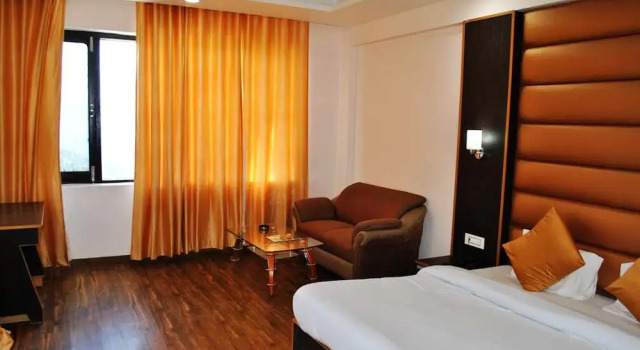 Номер Executive Hotel Natraj International