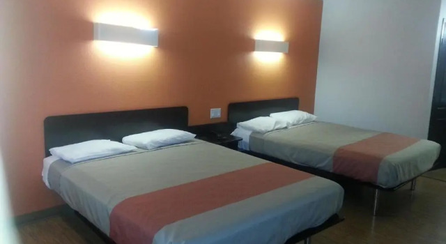 Четырёхместный номер Deluxe Motel 6 Bell Gardens, CA - Los Angeles