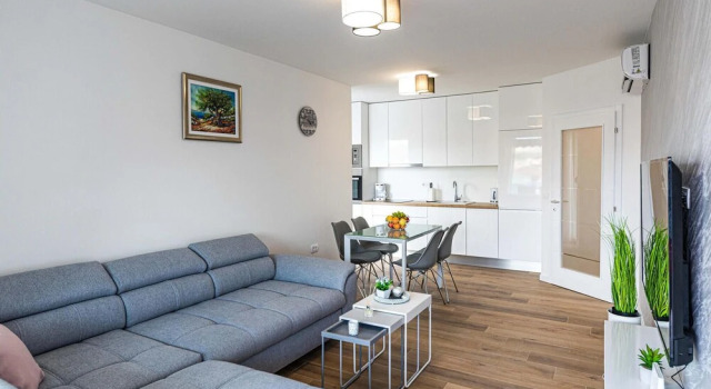 Beautiful Apartment in Okrug Gornji With 1 Bedrooms, Wifi and Outdoor Swimming Pool