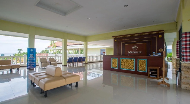 Taman Surgawi Resort & Spa, Rezervovat Lázně / Resort Hotely v Bali se snídaní, Snídaně