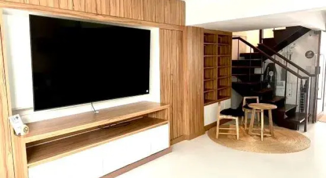 “Thong Lo” 3BR Home 75”SmartTV Netflix Thong Lo Alley · Quiet Home in the City Center