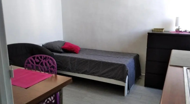 Chambre 1 PERSONNE et STUDIO 1 personne Avec Entrée Libre et Salle de Bain Privée