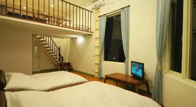 Люкс Warm House Hostel
