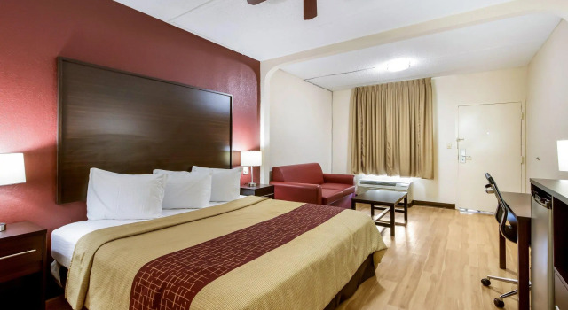 Номер Standard Red Roof Inn & Suites