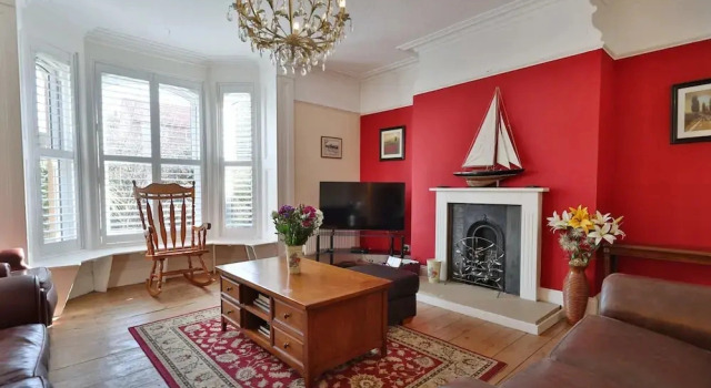 5 Bedroom Holiday Home in Whitby, No Deposit, Book Feriehus Whitby 