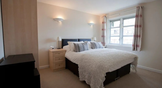 Toothbrush Apartments - Central Ipswich - Nr Train Station, Забронировать Апартаменты/квартира Отели Ипсвича с парковкой, рядом с Арка и дом Джин Инджелоу, Парковка