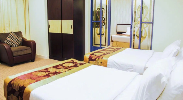 Doppel Suite Peninsula Hotel