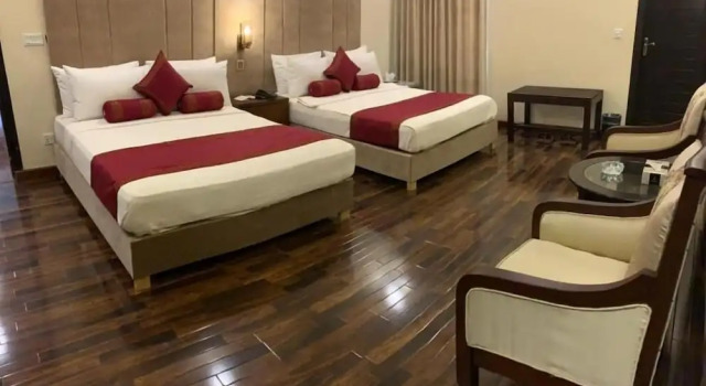 Shelton, Rezervasyon Otel Gulberg Lahor, Fortress Square yakınında