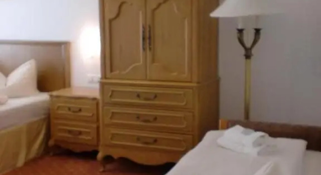 Hotel & Gästehaus Krone, Reservar Hotel Hotéis e alojamentos em Geiselwind, perto de Freizeit-Land Geiselwind, Hotel