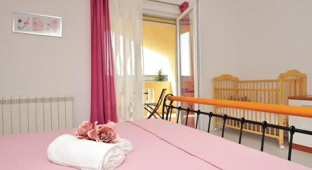 Beautiful Home in Sv Filip i Jakov With Wifi and 4 Bedrooms