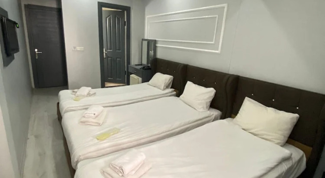 Трёхместный номер Standard Abam Hotel
