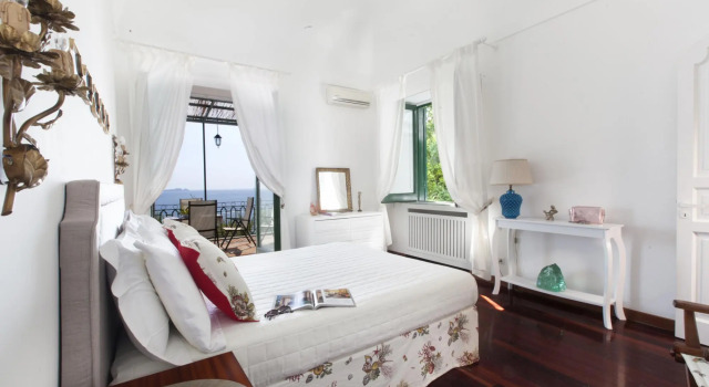 Villa Lo Scoglio in Positano, Забронировать Вилла Коттеджи Позитано, рядом с Mulini Square, Коттедж
