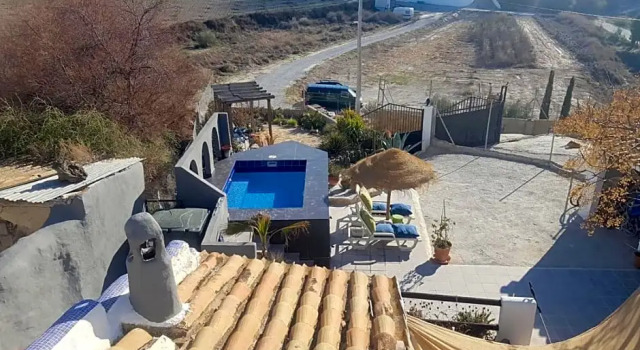 The Cave of Dreams, Buchen Sie Hotel Baza 