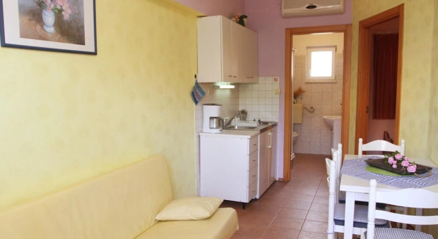 Apartment With 2 Bedrooms in Okrug Gornji, With Enclosed Garden and Wi