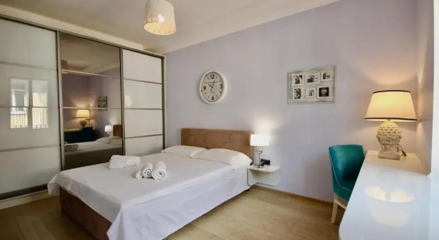 Romantic Lux Vivaldi Suite Svobode avenue 39, Забронировать Отель Недорогие отели Львова, рядом с Музей древней украинской книги, недорого