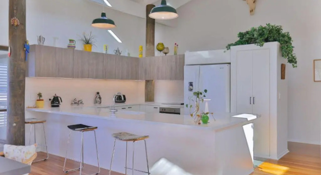 Коттедж 15 McAnally Drive Fabulous Family Home with Magnificent Ocean Views Pool Walk to Beach