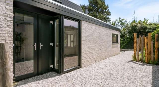 Stylish Holiday Home in Ouddorp near Beach