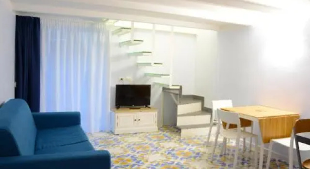 Casa Niccolo, Забронировать Отель Отели Неаполя с парковкой, рядом с Кафедральный собор Неаполя, Парковка