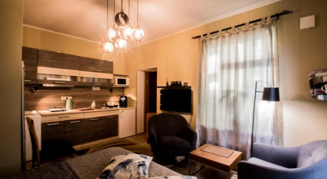 Quiet Romantic Studio plus parking, Tartu Home, Забронировать Отель Отели Тарту с парковкой, рядом с University of Tartu Natural History Museum, Парковка