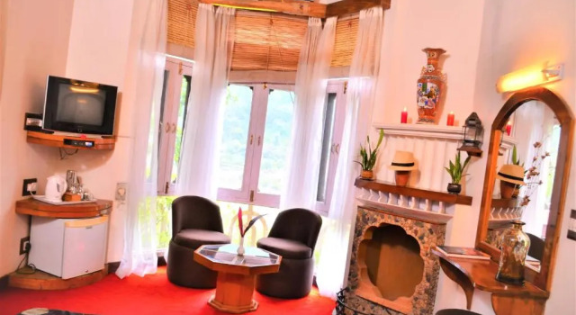 Полулюкс с видом на горы The Den Corbett Resort