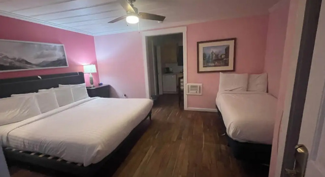 Люкс Classic Отель Джеймстауна Americas Best Value Inn & Suites Royal Carriage