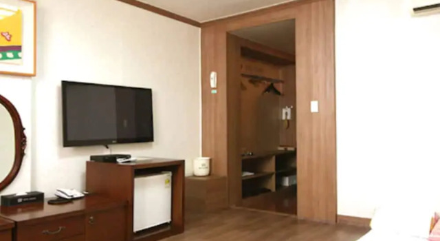 Трёхместный номер Standard Changwon Olympic Hotel