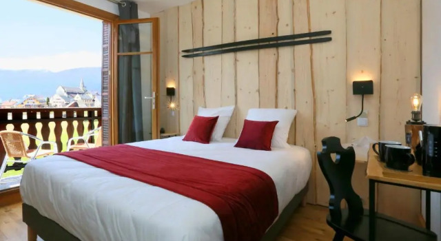 Hôtel Restaurant La Buffe, Boek Hotel Hotels in Rhone-Alpen met zwembad, Zwembad