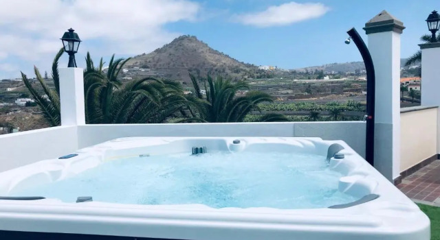 Villa Palmitos Mirador Seaview, Varaa Villa Mökit kohteessa Arucas, Mökki
