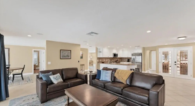 Punta Gorda Isles 4-Bedroom Private Pool+Spa Home on Canal 4 Home