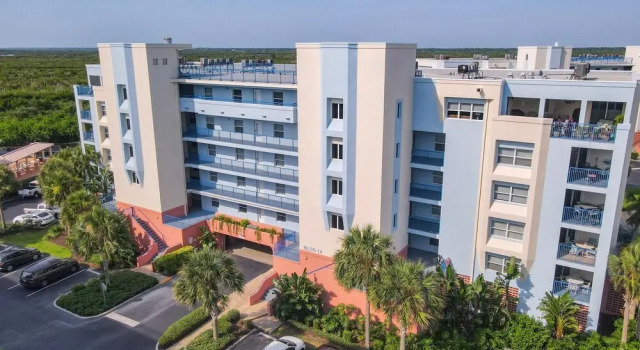 Oceanwalk Jr Penthouse Close to Pool Beach Access Ow14 604