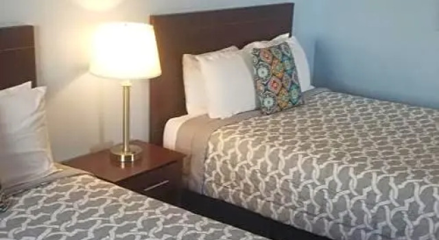 Четырёхместный номер Standard Carousel Inn on the Beach