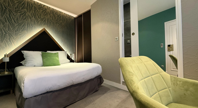 Семейный номер Standard Отель LOGIS Hôtel Borel