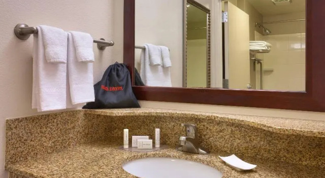 Четырёхместный люкс c 1 комнатой SpringHill Suites Lehi at Thanksgiving Point