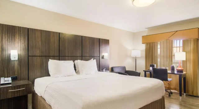 Номер Standard с видом на залив Best Western Historic Bayfront