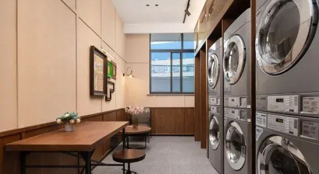 JAMES JOYCE COFFETEL (Luoyang Mudan Square Metro Station Wanda Store), Book Hotel Luoyang Henan
