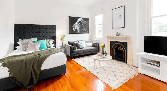Cosy Nook In Inner-city Victorian Mansion