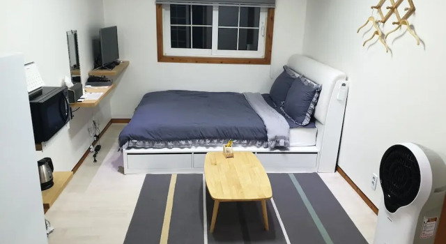 Under Hill Pension, Boek Appartement Hotels in Gangwon-Do met parkeren, Parkeren