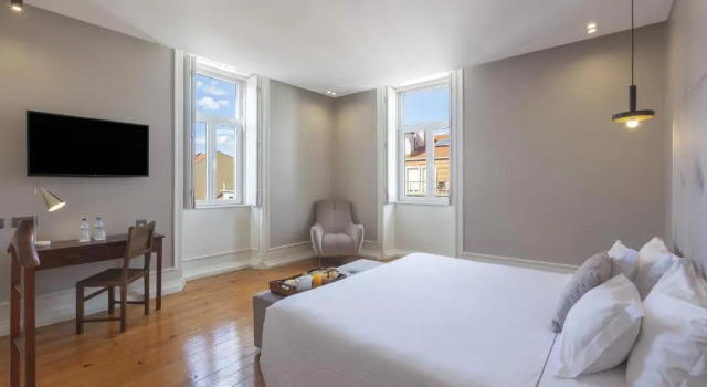 Люкс с видом на город Avenida Boutique Hotel