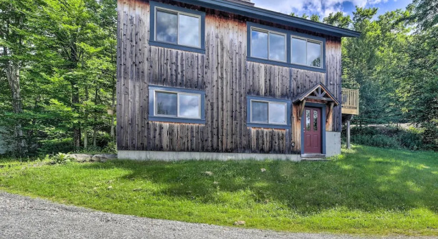 Airy & Bright Hideaway Near Smugglers' Notch!