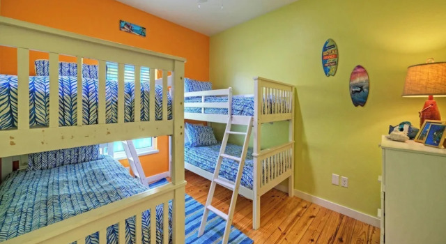Walk to the Beach Ocean Views, Balcony Dining & Open Living Beachview 54 by Avantstay