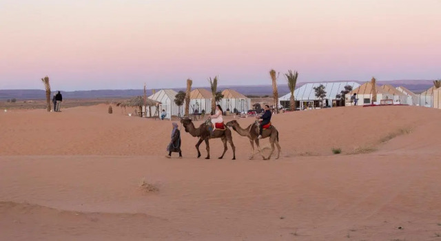 Luxury Tented Camp, Rezervovat Hotel Hotely v Meknes-Tafilalet s parkováním, Parkování